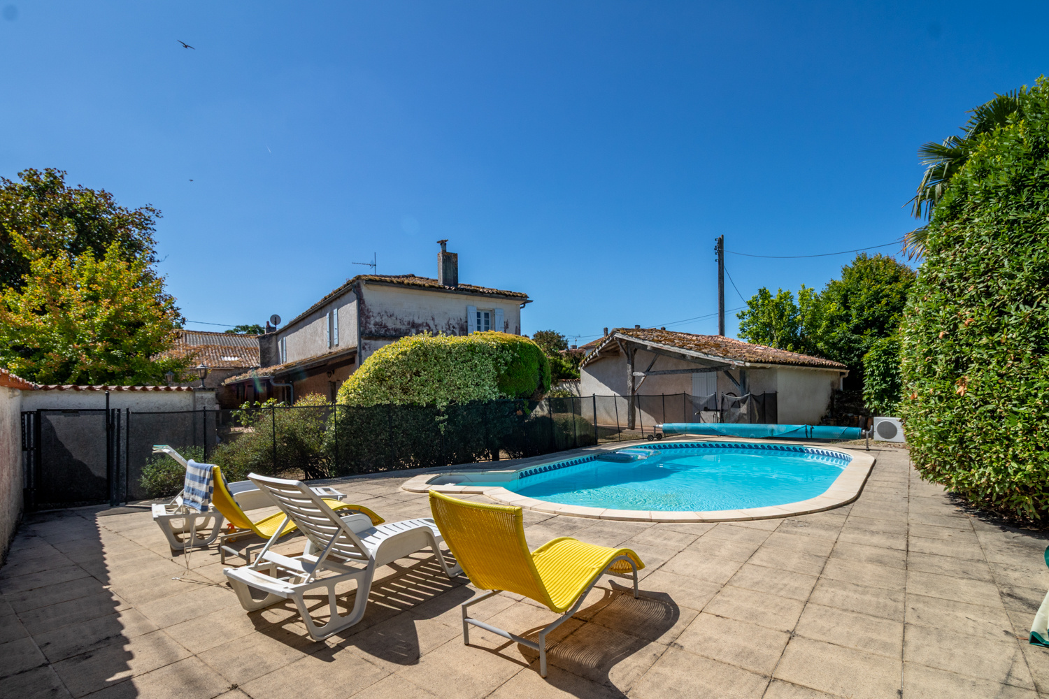 CHARENTAISE, 5 CHAMBRES, DÉPENDANCES, JARDIN, PISCINE