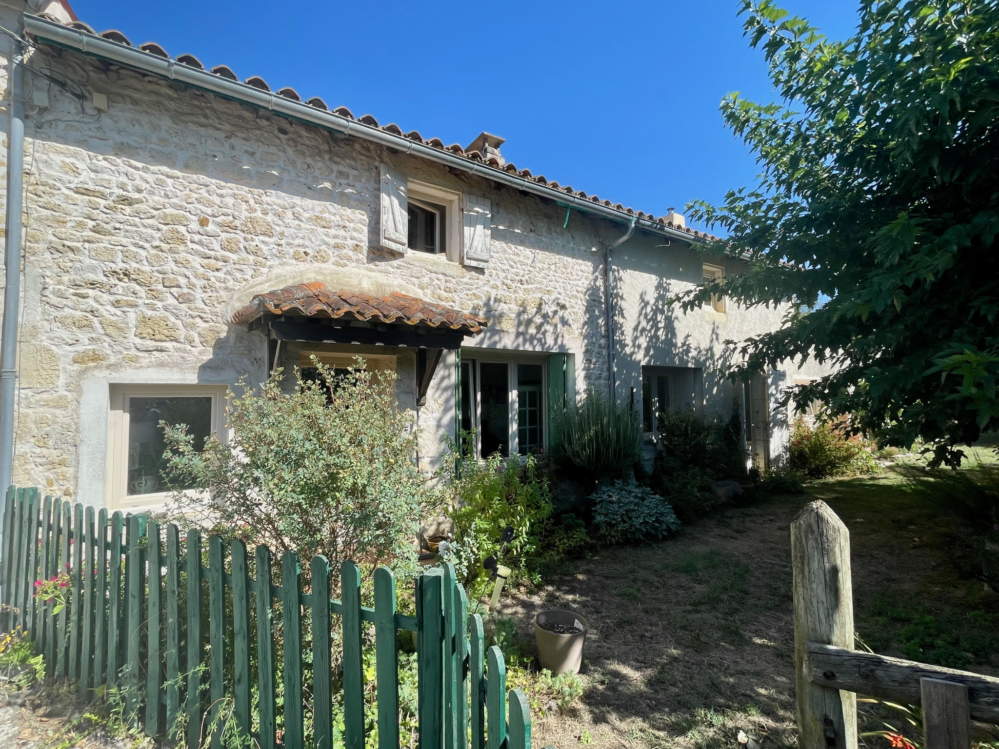 Charmante maison 4 chambres avec jardin et dépendances