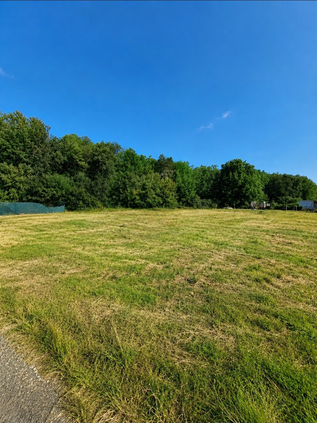 Terrain constructible 900 m2 - Calme - Sainte-Même (17770)